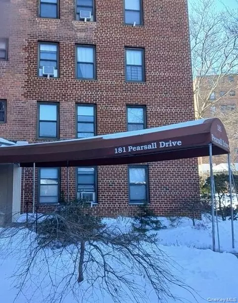 181 Pearsall Dr #4D, Mount Vernon, NY 10552