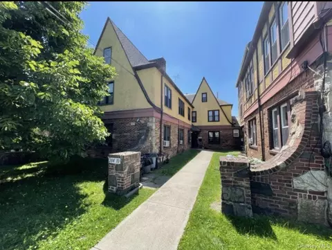 20410 42nd Ave, New York, NY 11361