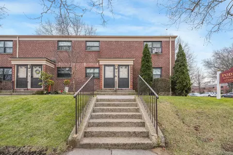 220-02 73rd Ave #007A2, Oakland Gardens, NY 11364