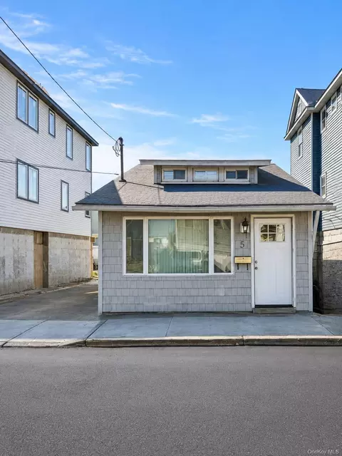 5 James St, East Rockaway, NY 11518