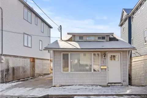 5 James St, East Rockaway, NY 11518