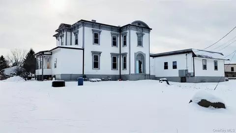 1 Mills Pl, Milton, NY 12547