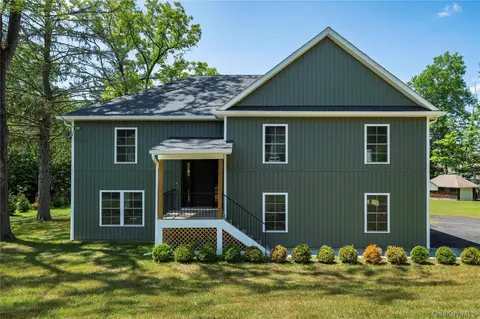 15 Tompkins Ave, Fishkill, NY 12527