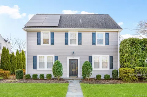 551 Wolfs Ln, Pelham, NY 10803