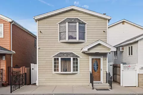 19 W 13th Rd, Far Rockaway, NY 11693
