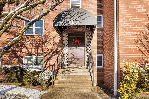 156 Centre Ave #2G, New Rochelle, NY 10805