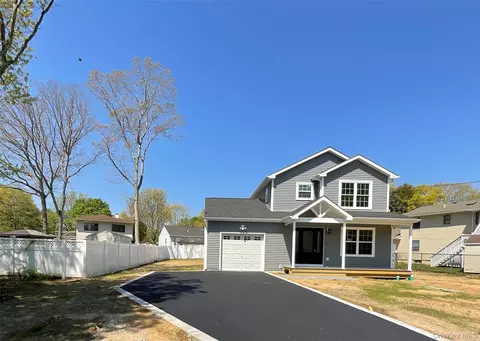 492 Blue Point Rd, Farmingville, NY 11738