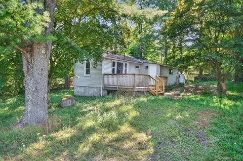 17 Hide Away Ln, Mamakating, NY 12721