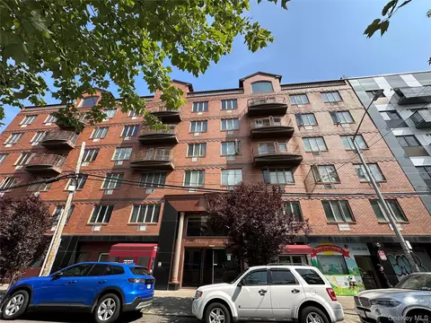 140-26 Cherry Ave #5D, New York, NY 11355