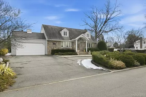 146 Longwood Ave, North Hempstead, NY 11590