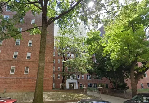 144-44 41st Ave #5A, Flushing, NY 11355