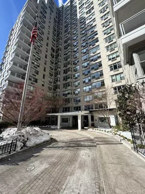 2 Fifth Ave #14R, New York, NY 10011