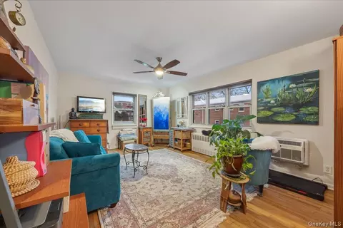 183 Drake Ave #1P, New Rochelle, NY 10805