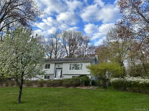 48 Cypress Ln, Briarcliff Manor, NY 10510