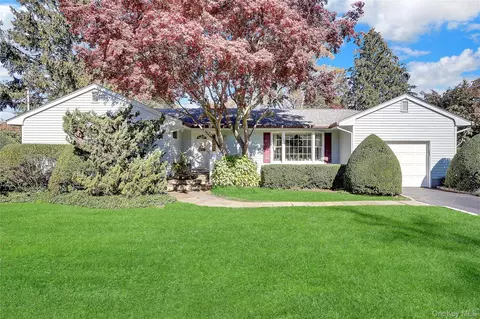 5 Cedar Ln, Setauket, NY 11733