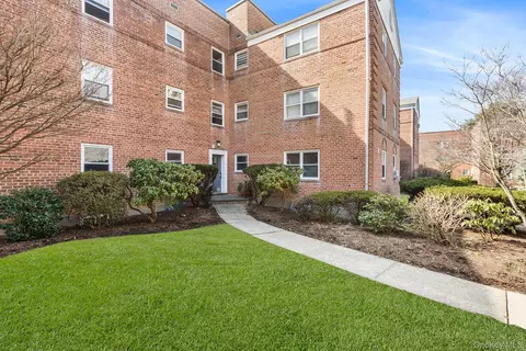 320 S Broadway #R5, Greenburgh, NY 10591