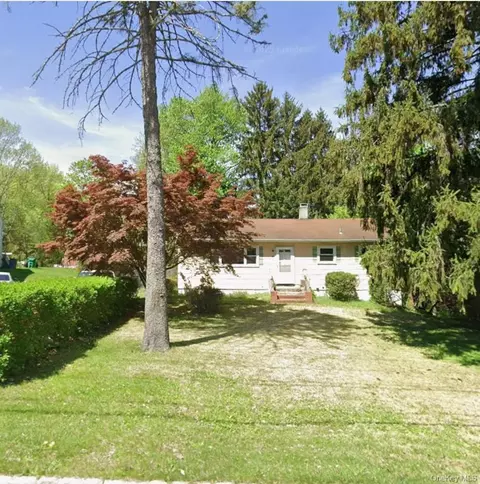 28 Duelk Ave, Monroe, NY 10950