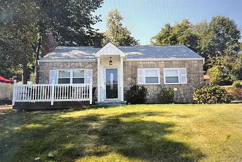 7 Staubitz Ave, Orangetown, NY 10965