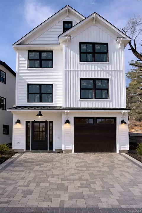 155 Grand St, Cortlandt, NY 10520