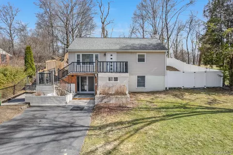 10 Marlorville Rd, Wappinger, NY 12590
