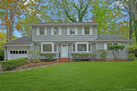 275 Pinewood Rd, Cutchogue, NY 11935