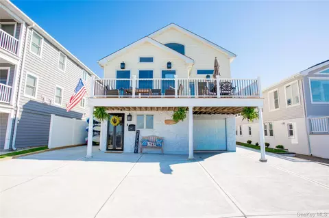 246 W Bay Dr, Long Beach, NY 11561