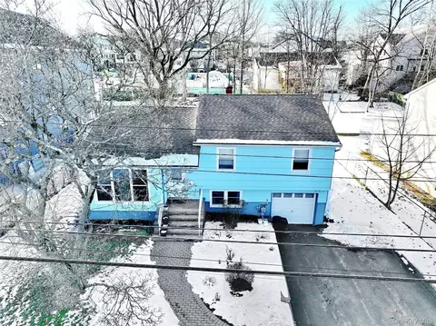 19 Paiken Dr, Ramapo, NY 10977