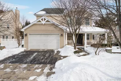 104 Brandywine Ln, Melville, NY 11747