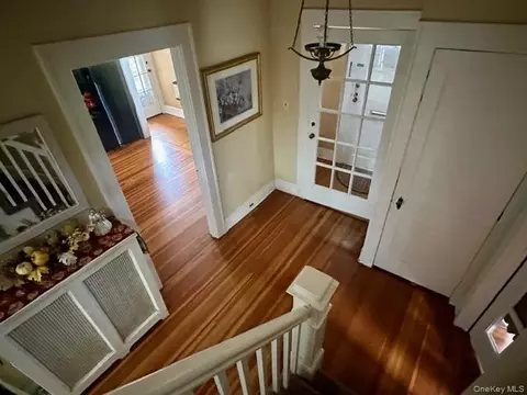 Entry Way - 90 E Roe Blvd, Patchogue, NY 11772 photo 2 of 2
