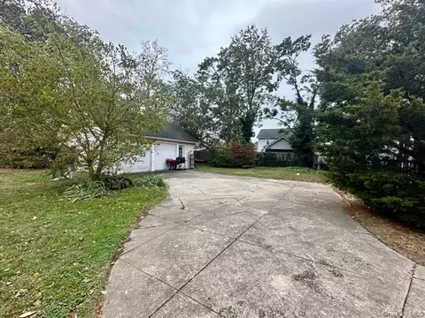 Exterior - 90 E Roe Blvd, Patchogue, NY 11772 photo 6 of 10