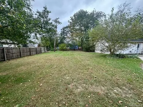 Exterior - 90 E Roe Blvd, Patchogue, NY 11772 photo 7 of 10