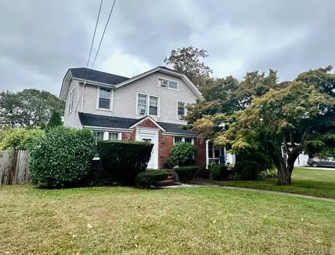 Exterior - 90 E Roe Blvd, Patchogue, NY 11772 photo 9 of 10