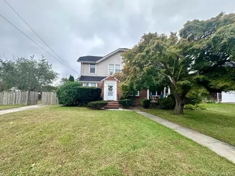 Exterior - 90 E Roe Blvd, Patchogue, NY 11772 photo 10 of 10