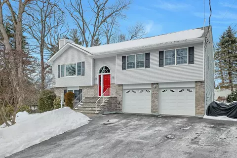 31 W Linwood St, Mount Pleasant, NY 10595