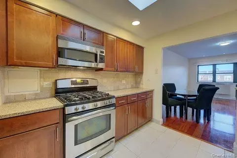 143-41 84 Dr #8B, Jamaica, NY 11435