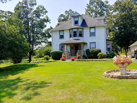165 Round Hill Rd, Chester, NY 10918