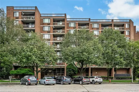 777 N Macquesten #305, Mount Vernon, NY 10552