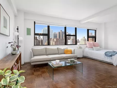 345 E 69th St #16B, New York, NY 10021