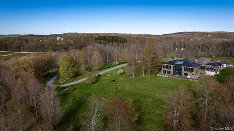 1135 Duell Rd, Stanford, NY 12581