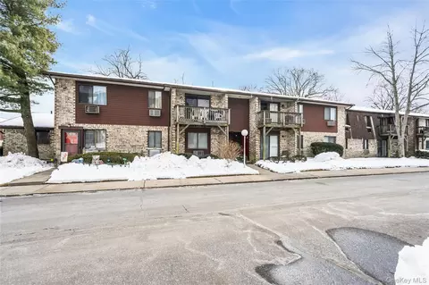 Exterior - 263 River Ave #16AU, Patchogue, NY 11772 photo 1 of 2