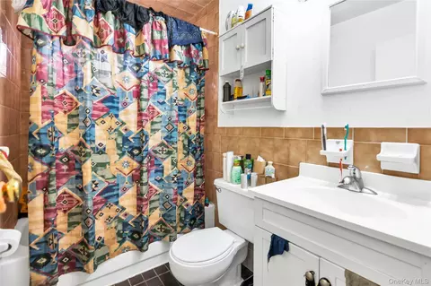Bath - 263 River Ave #16AU, Patchogue, NY 11772 photo 1 of 1