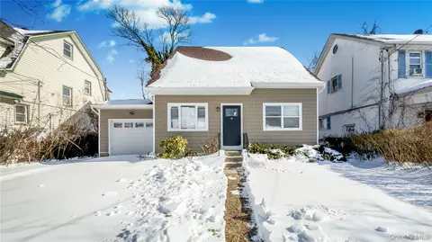 58 Rutland Rd, Freeport, NY 11520