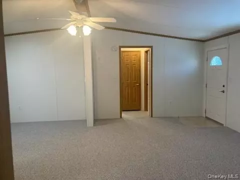 1661 Old Country Rd, Riverhead, NY 11901 photo 6