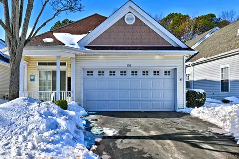 530 Leisure Dr, Ridge, NY 11961