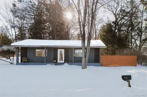 33 4th St, Tusten, NY 12764