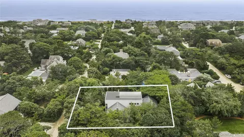 54 Gardiner Dr, Amagansett, NY 11930