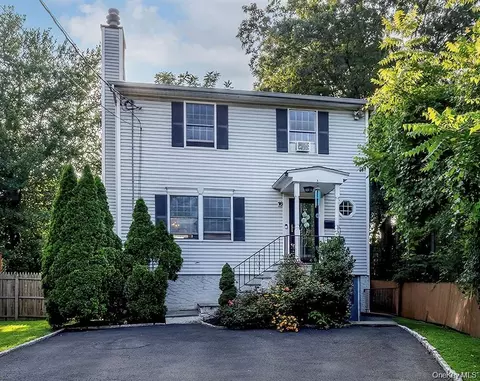 16 Stoneham Pl, Greenburgh, NY 10607