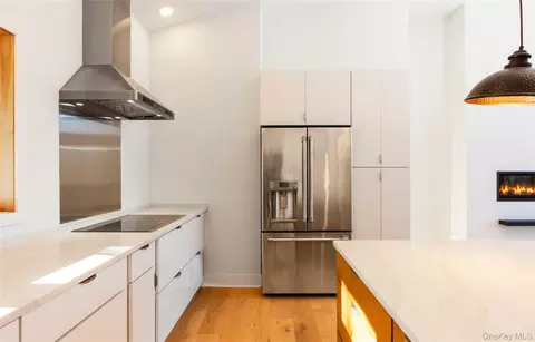 Kitchen - 513 Myrtle Ave, Wallkill, NY 12589 photo 6 of 6