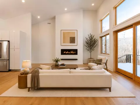 Living - 513 Myrtle Ave, Wallkill, NY 12589 photo 1 of 6