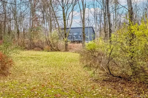 Exterior - 513 Myrtle Ave, Wallkill, NY 12589 photo 4 of 13